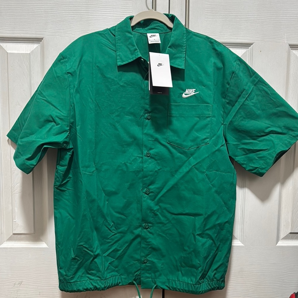 Nike Men's Green shirts